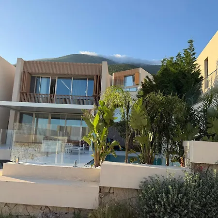 Rre Coast Apartment Paljasa