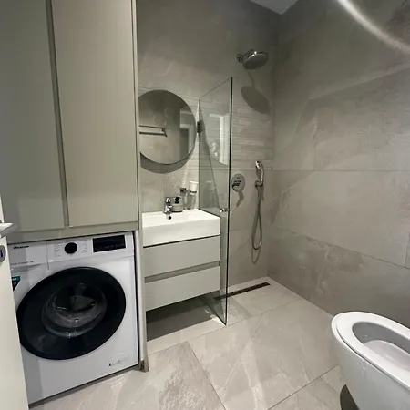 Rre Coast Apartment Paljasa