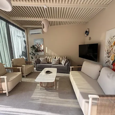 Rre Coast Apartment
